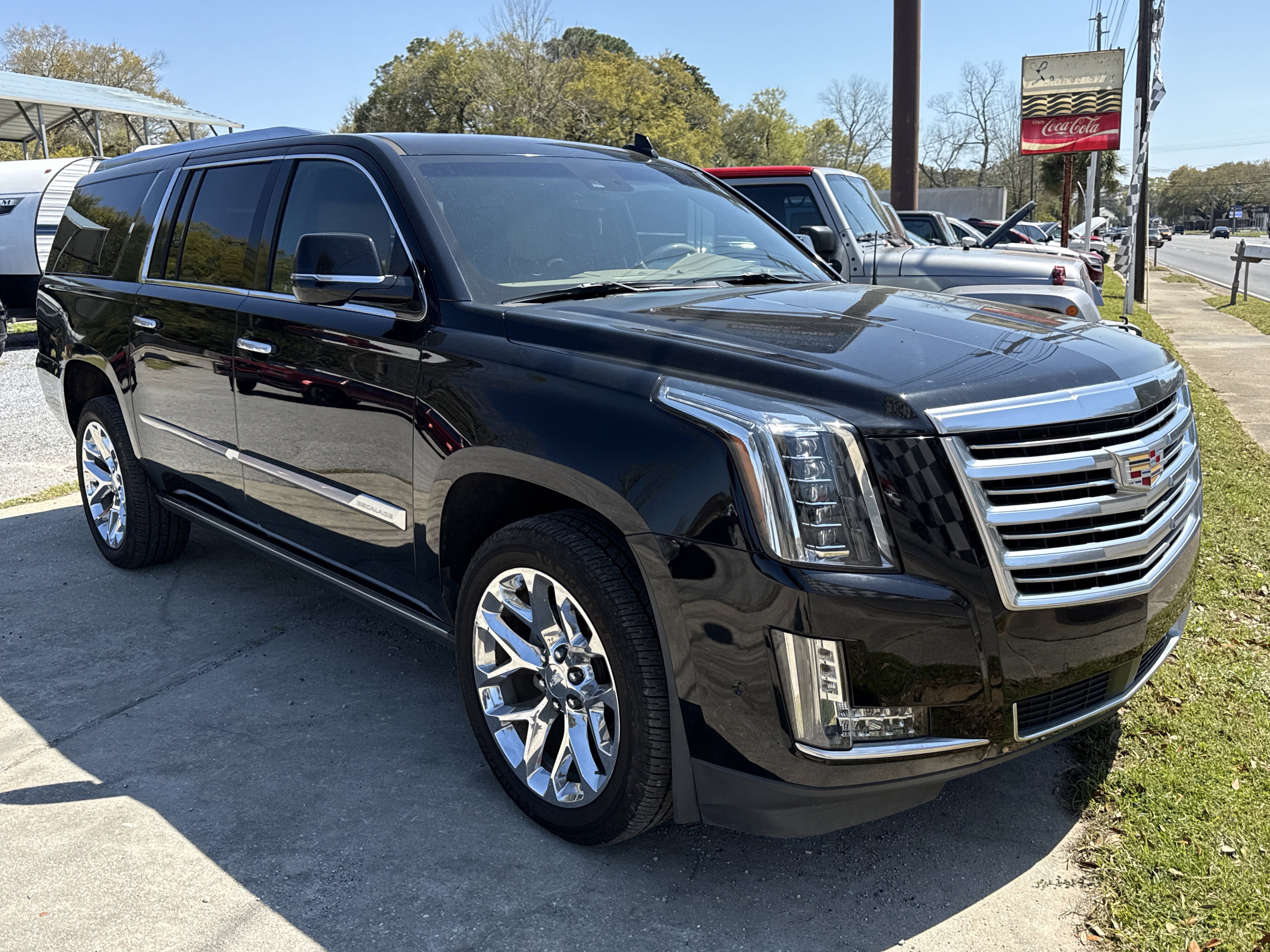 Used 2018 Cadillac Escalade ESV Platinum image 6