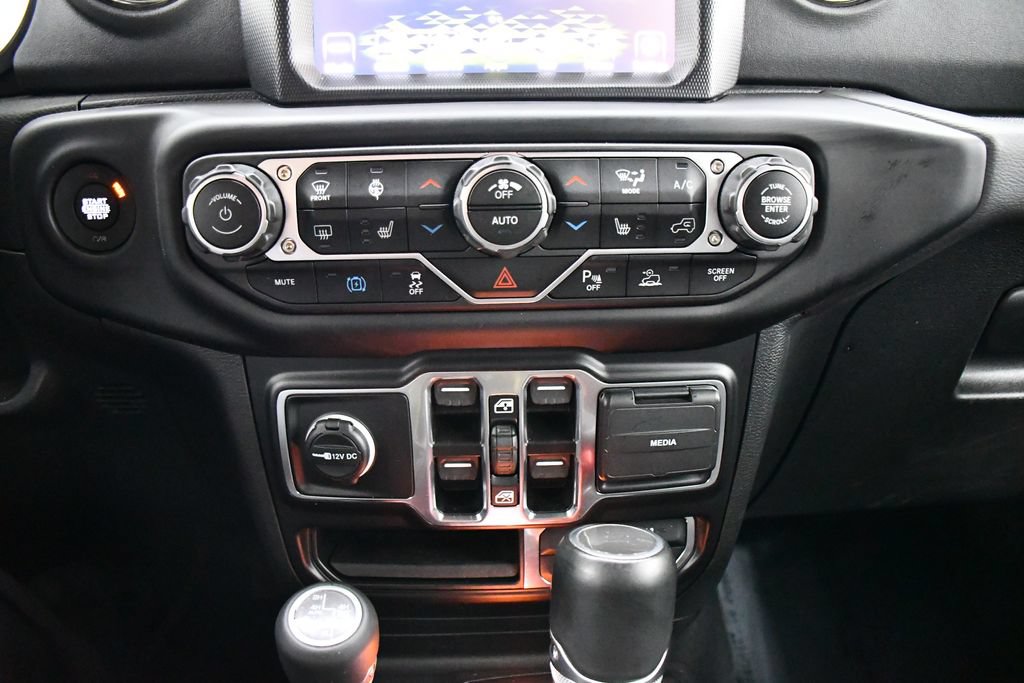 Used 2023 Jeep Wrangler Unlimited Sahara AWD/4WD image 14