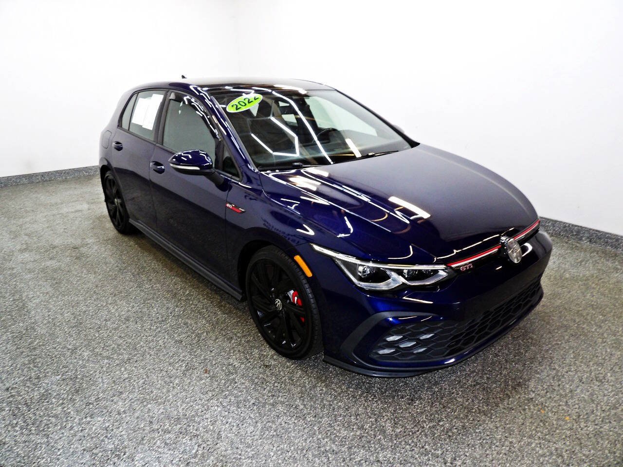 Used 2022 Volkswagen GTI SE FWD image 3