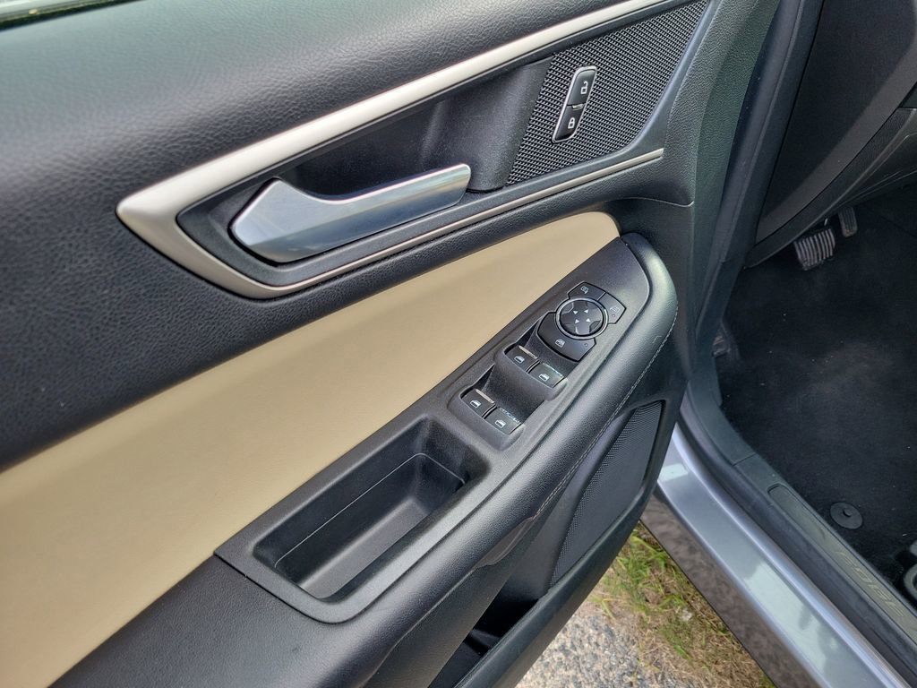 Used 2022 Ford Edge SEL AWD/4WD image 13