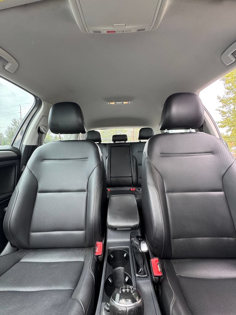 Used 2015 Volkswagen Golf S FWD image 23