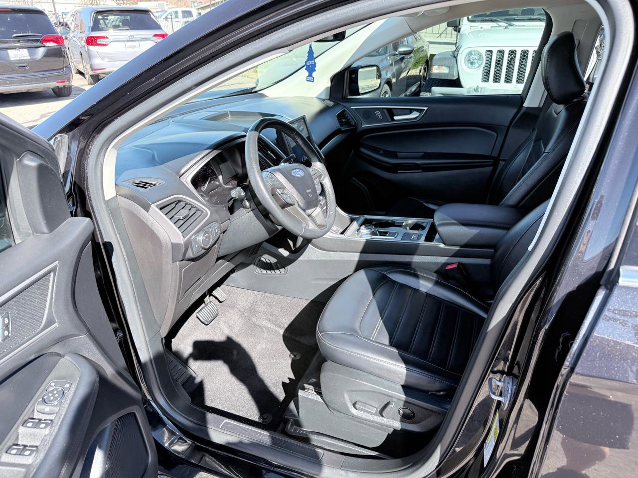 Used 2022 Ford Edge SEL w/ Convenience Package AWD/4WD image 9