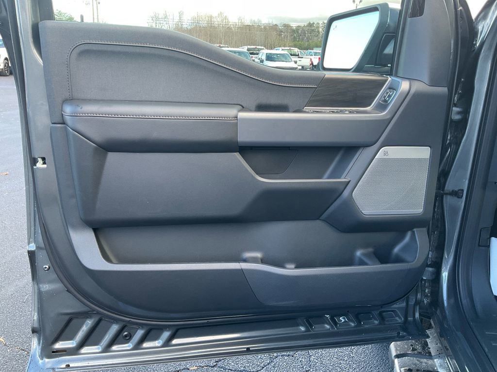 New 2025 Ford F150 Lariat w/ Equipment Group 501A Mid image 17