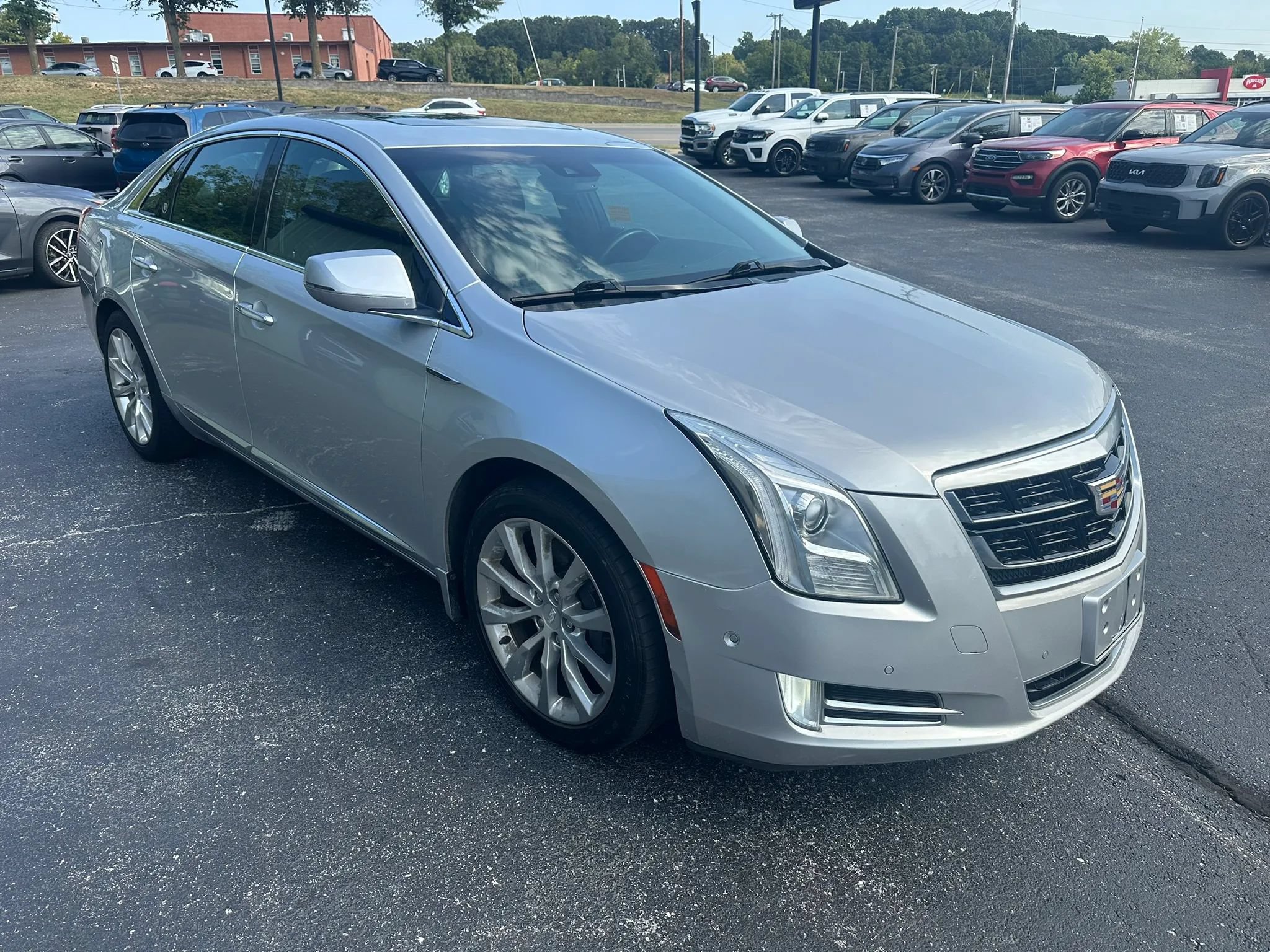 Used 2016 Cadillac XTS Luxury w/ Driver Awareness Package FWD image 2