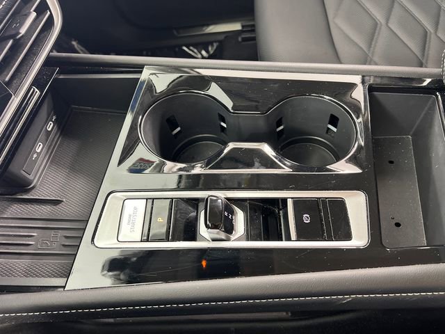 Used 2025 Volkswagen Atlas SE image 23