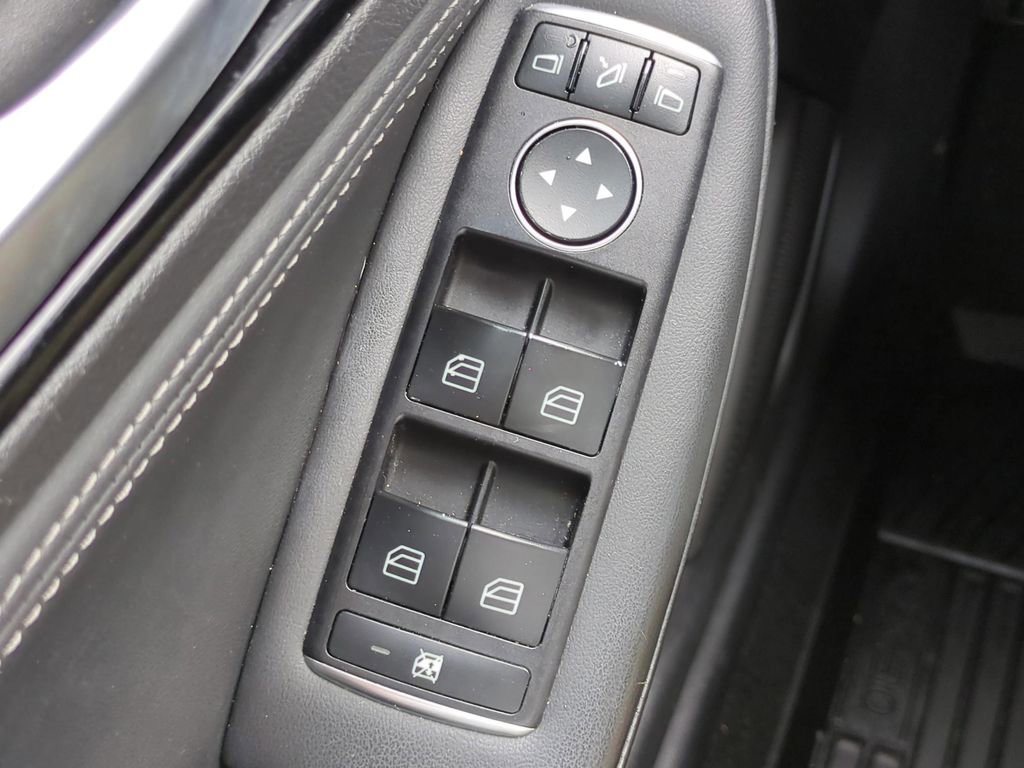 Used 2019 INFINITI QX30 AWD w/ Navigation Package image 24