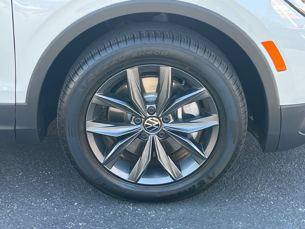 Used 2024 Volkswagen Tiguan SE AWD/4WD image 14