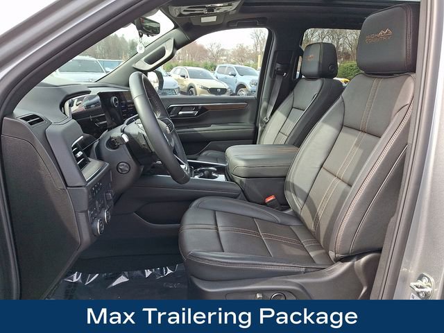 Used 2025 Chevrolet Tahoe High Country AWD/4WD image 2
