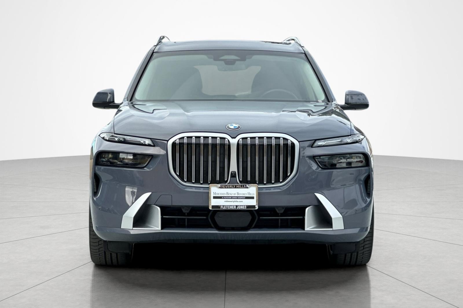 Used 2024 BMW X7 xDrive40i w/ Premium Package AWD/4WD image 8