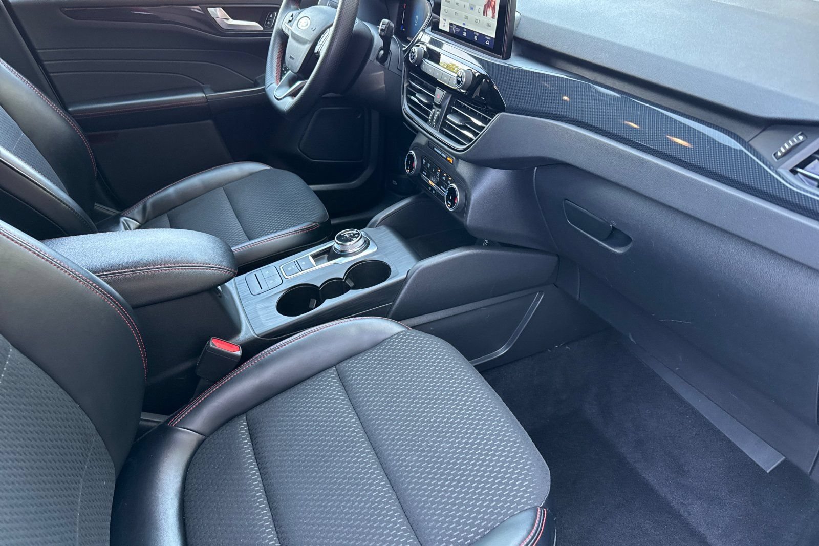 Used 2025 Ford Escape ST-Line FWD image 18