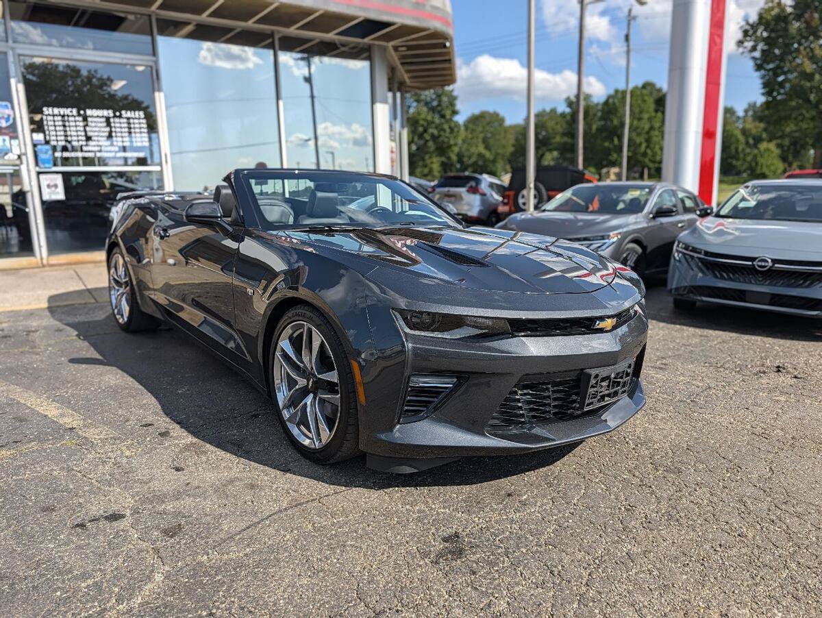 Used 2018 Chevrolet Camaro SS RWD image 1