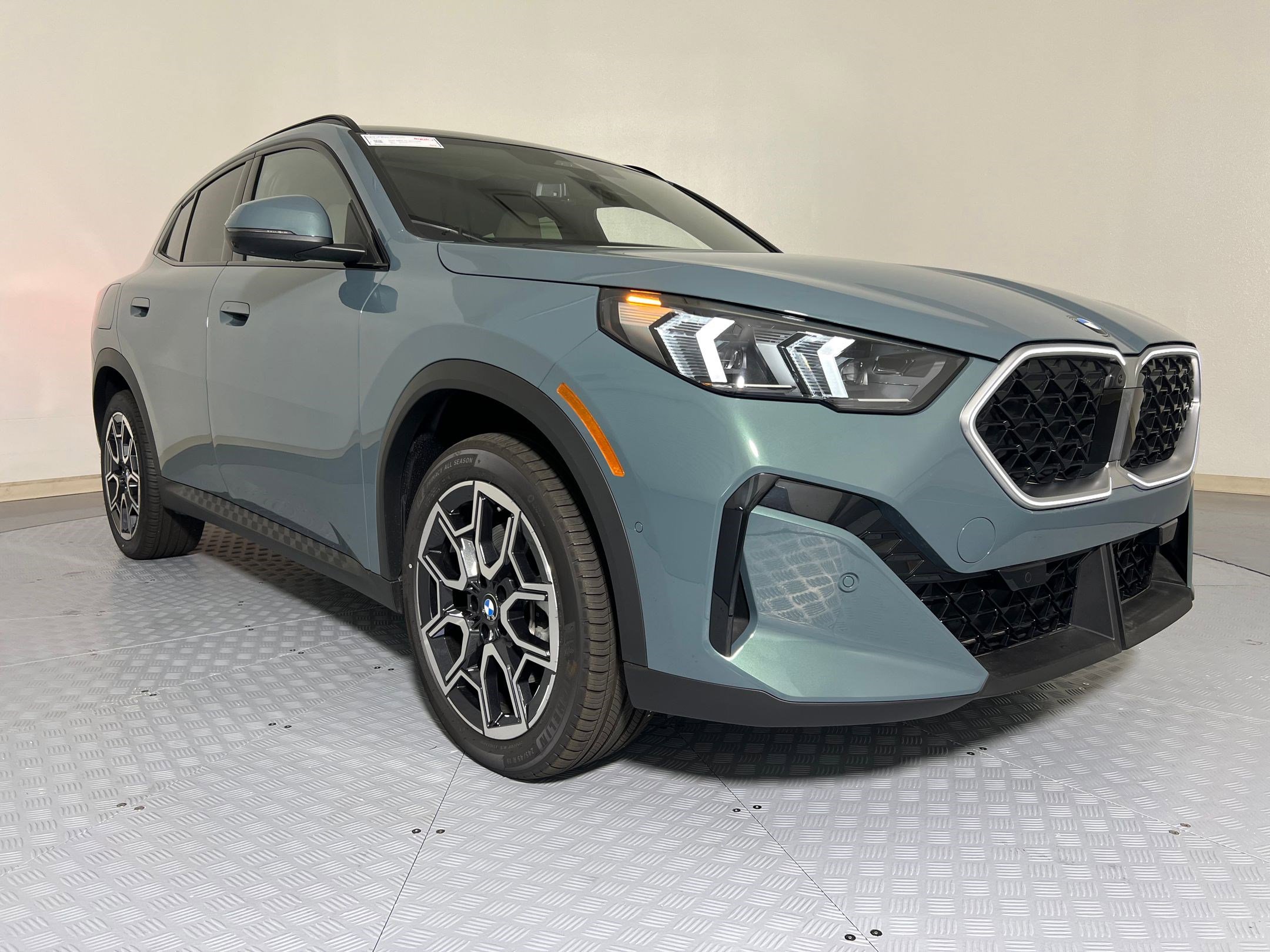 Used 2025 BMW X2 xDrive28i w/ Premium Package AWD/4WD image 7