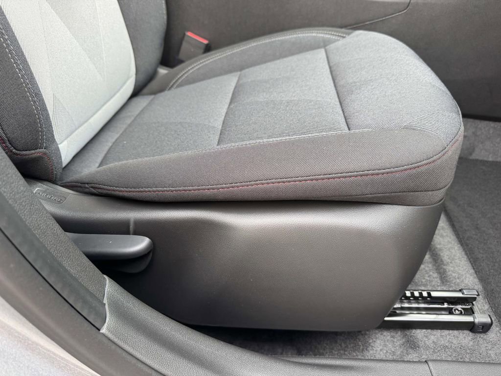 New 2026 Chevrolet Trax RS w/ Sunroof Package image 12