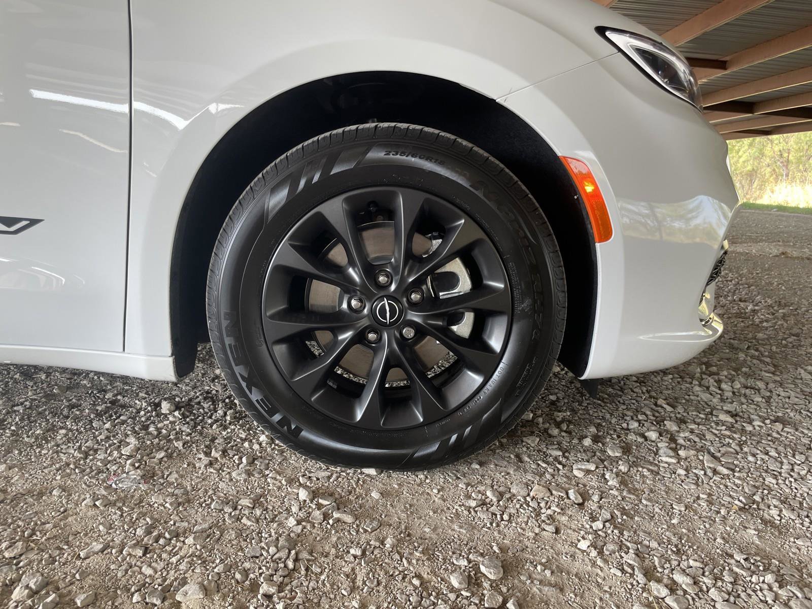 New 2025 Chrysler Pacifica Select w/ Fav Edition Package image 47