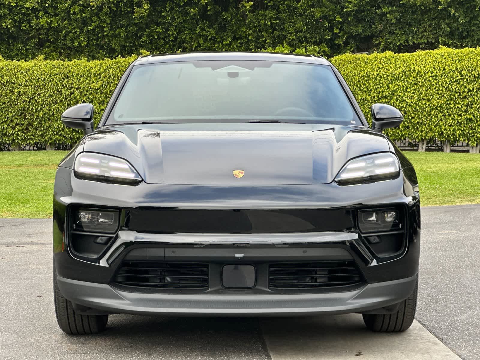 New 2026 Porsche Macan Electric RWD image 11