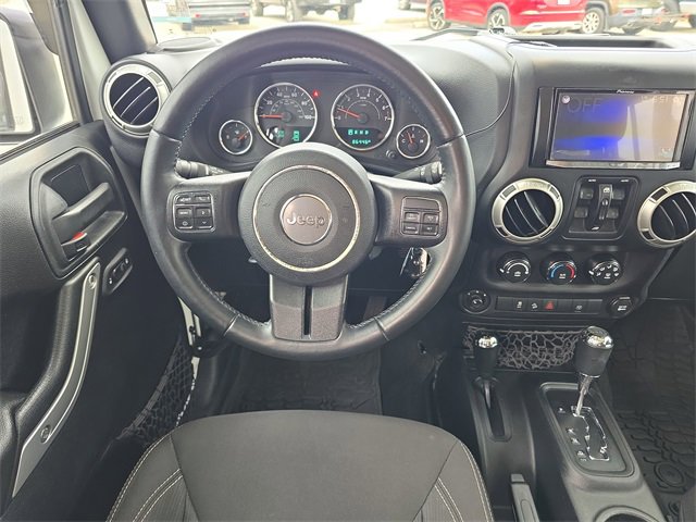 Used 2017 Jeep Wrangler Unlimited Sahara w/ Connectivity Group image 10