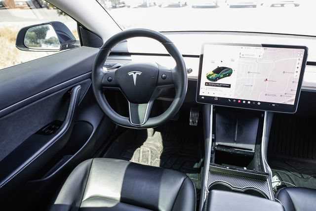 Used 2020 Tesla Model 3 Standard Range Plus RWD image 17