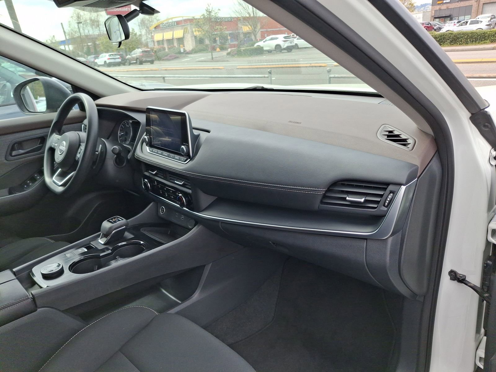 Used 2023 Nissan Rogue S image 24