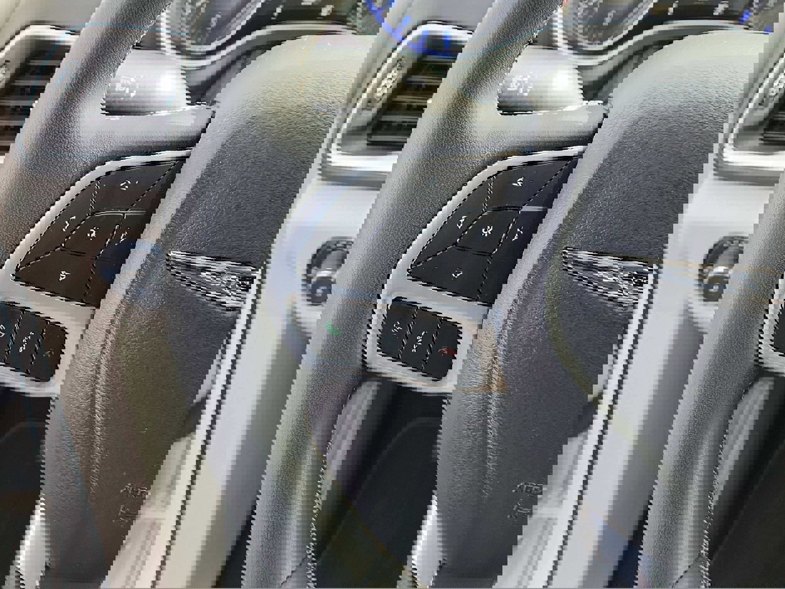 Used 2024 Chrysler Pacifica Touring-L image 17