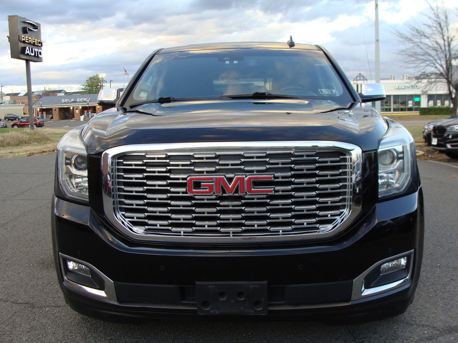 Used 2019 GMC Yukon Denali w/ Denali Ultimate Package image 2