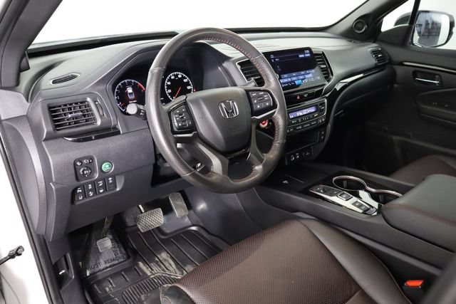 Used 2025 Honda Ridgeline Black Edition image 22