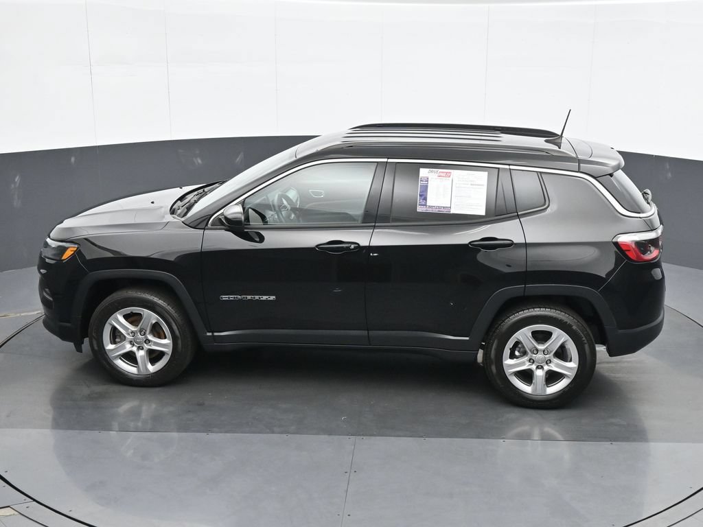 Used 2022 Jeep Compass Latitude w/ Convenience Group AWD/4WD image 18