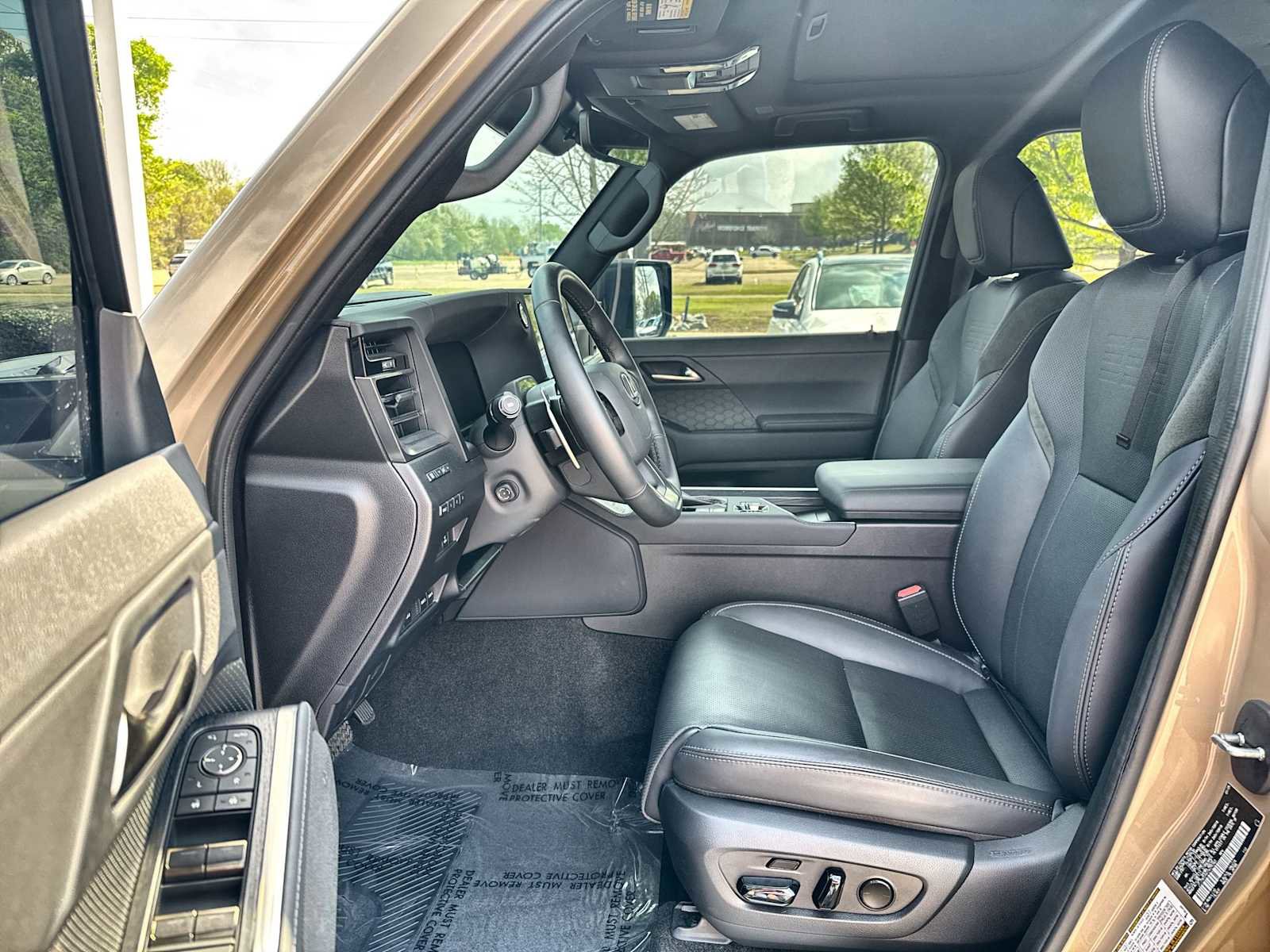 Used 2025 Lexus GX 550 image 2