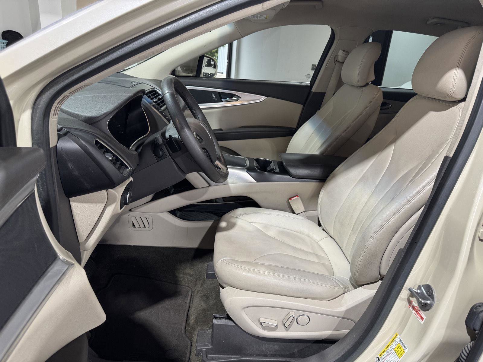 Used 2018 Lincoln MKX Premiere AWD/4WD image 17