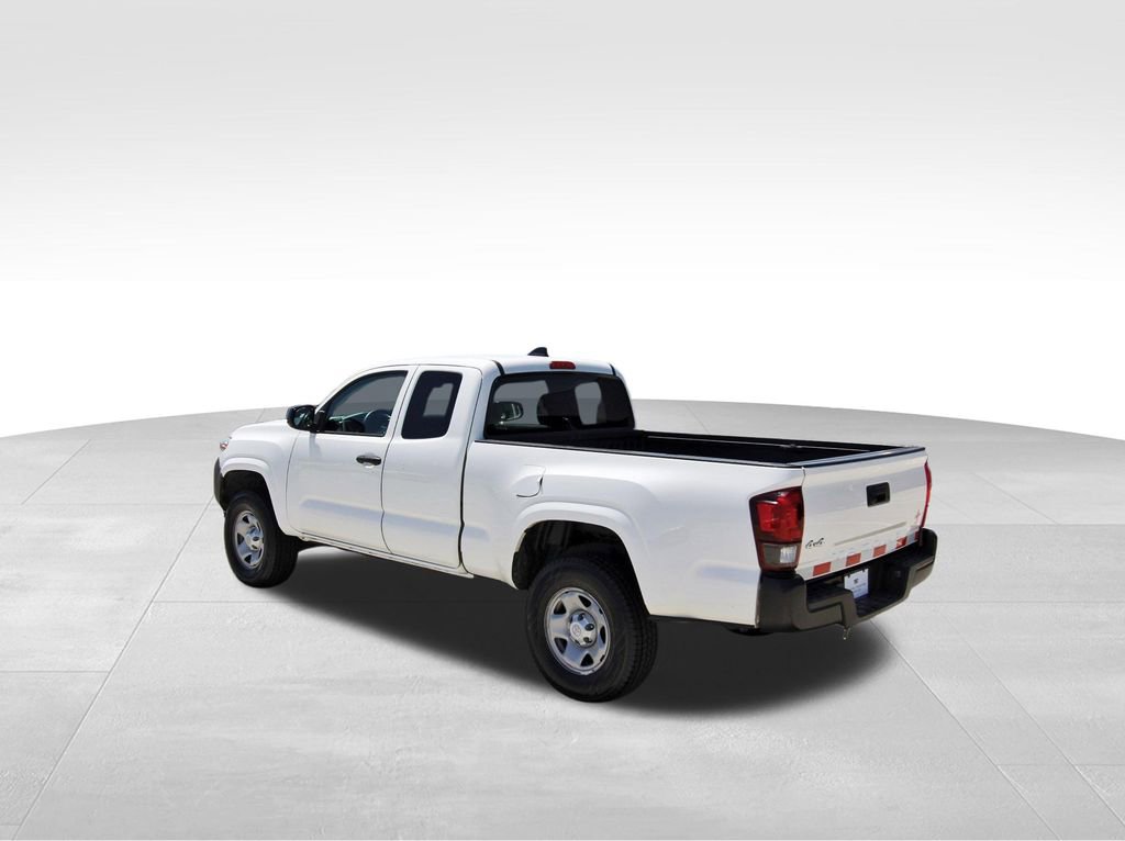 Used 2022 Toyota Tacoma SR AWD/4WD image 3