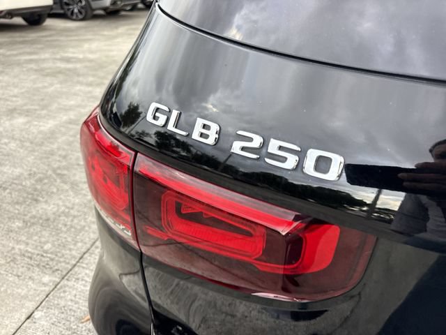 Used 2021 Mercedes-Benz GLB 250 image 24