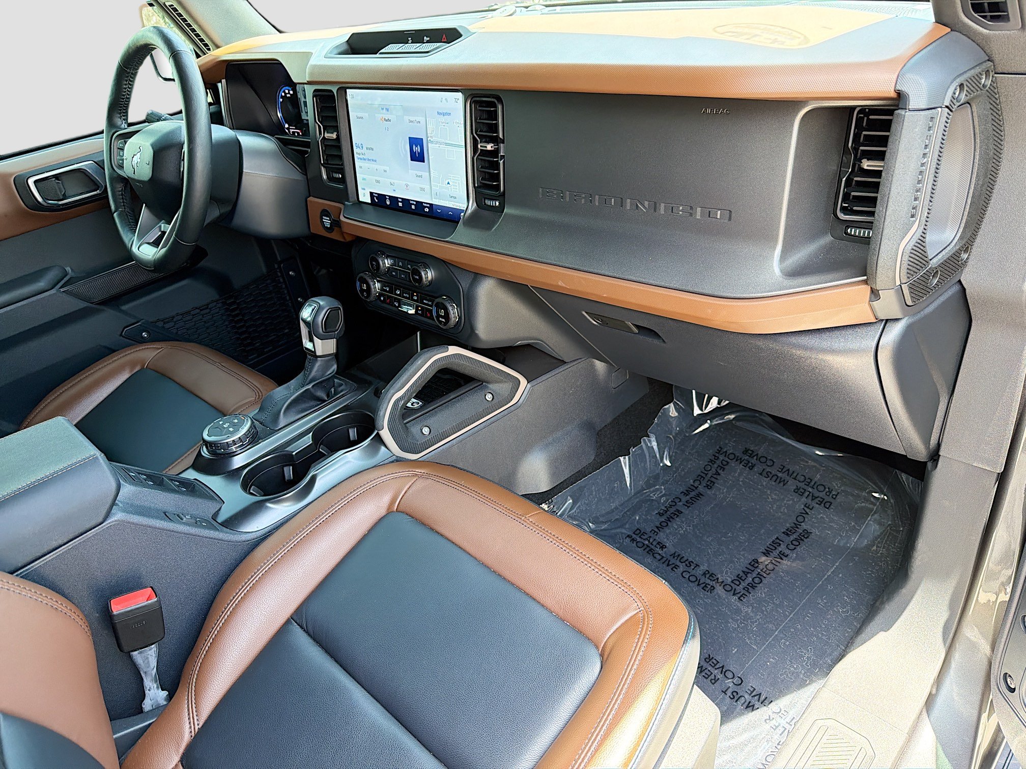 Used 2024 Ford Bronco Outer Banks AWD/4WD image 13