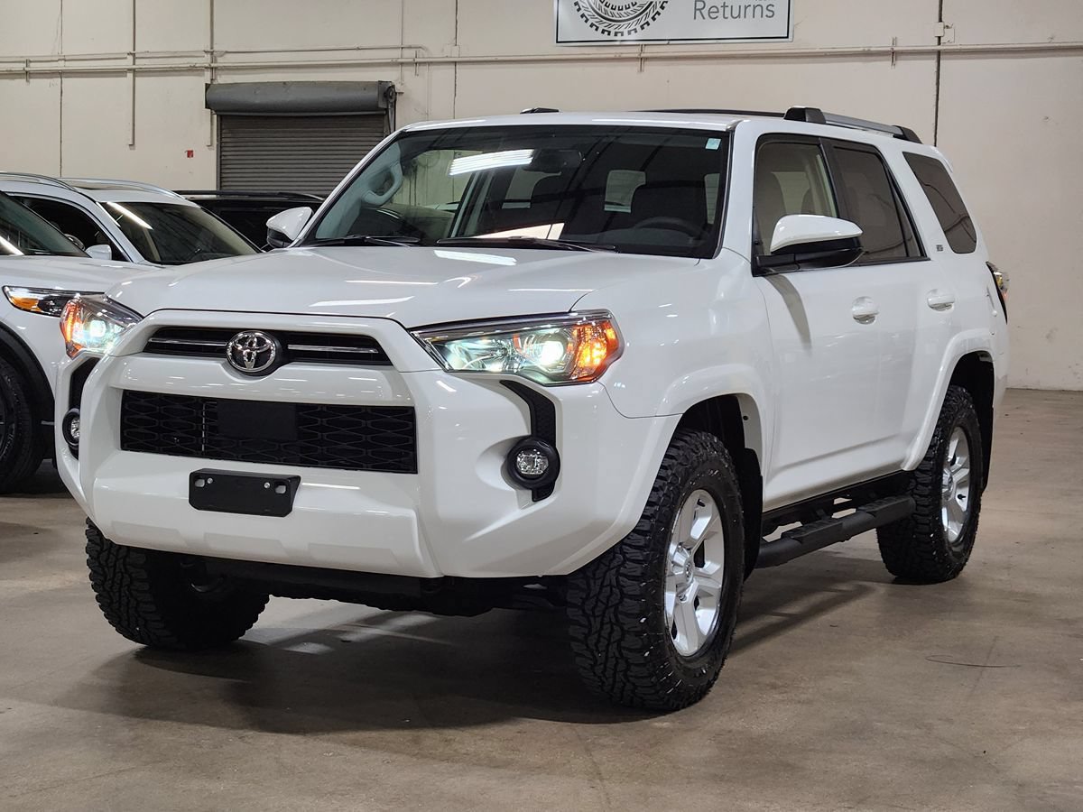 Used 2023 Toyota 4Runner SR5 AWD/4WD image 4