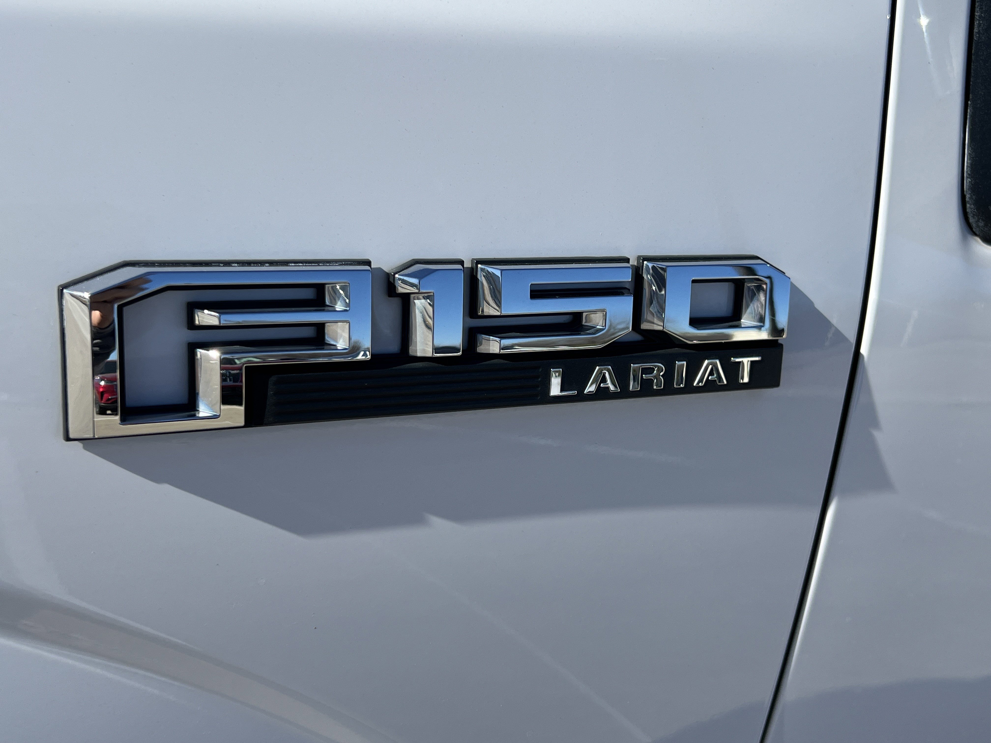 Used 2019 Ford F150 Lariat image 9