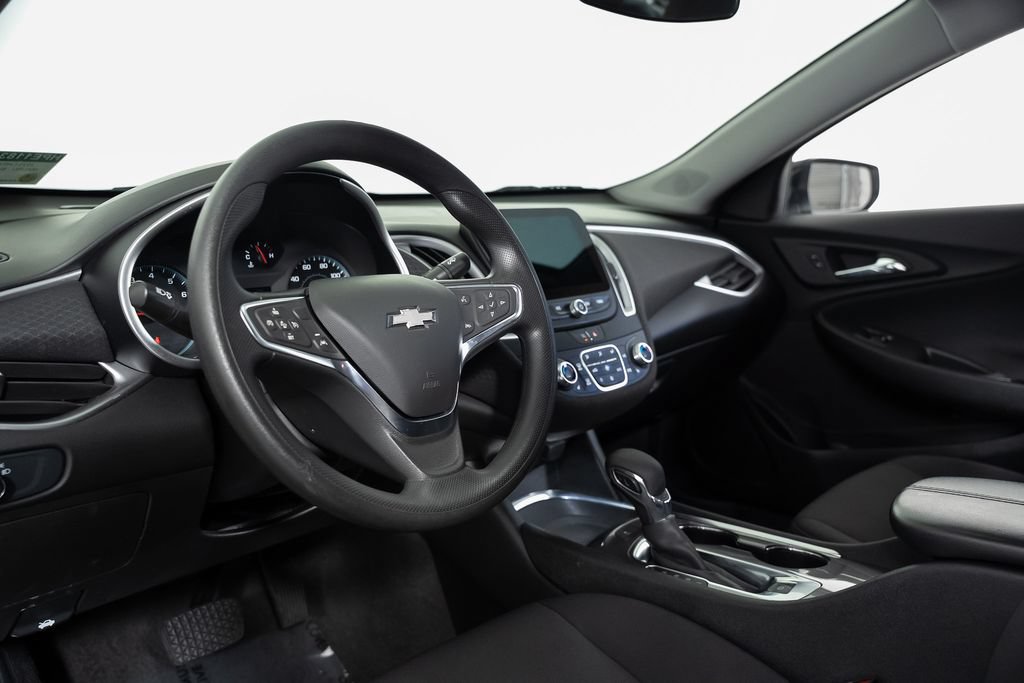 Used 2025 Chevrolet Malibu LT FWD image 26