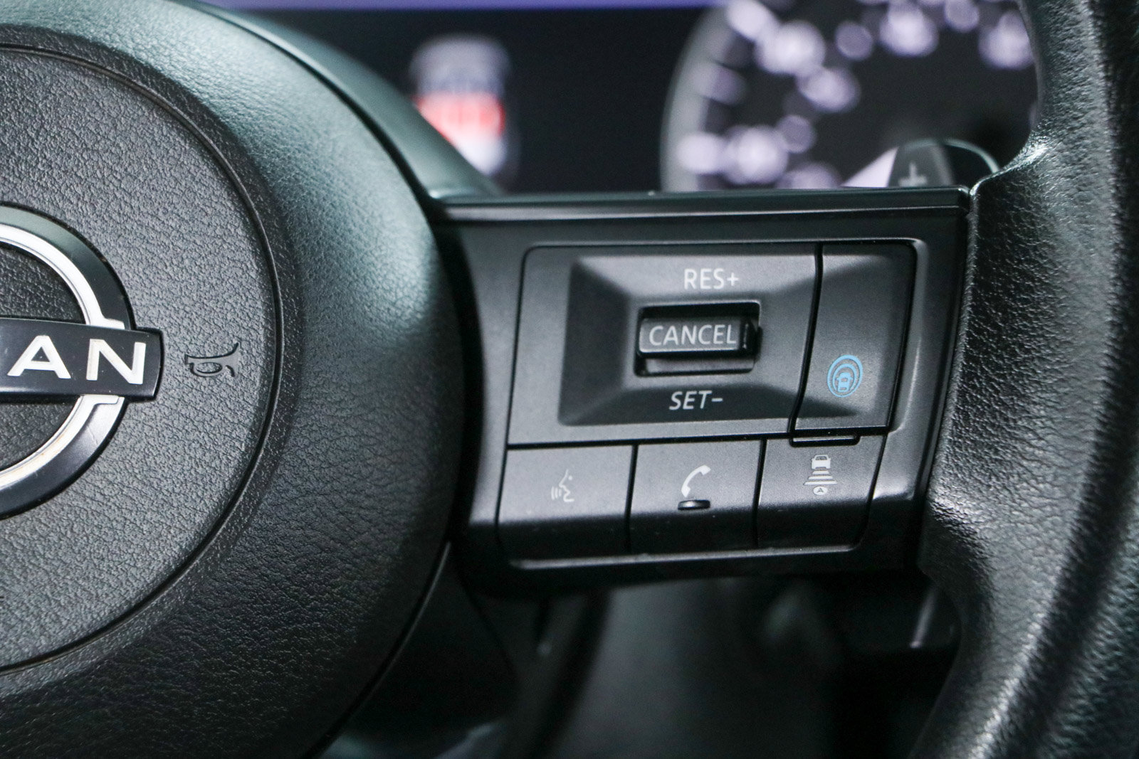 Used 2024 Nissan Rogue SV FWD image 14