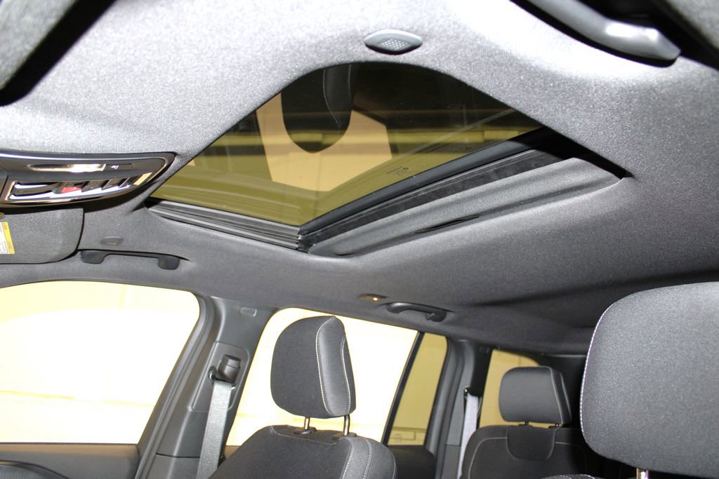 New 2025 Jeep Grand Cherokee Laredo X w/ Luxury Tech Group I image 24