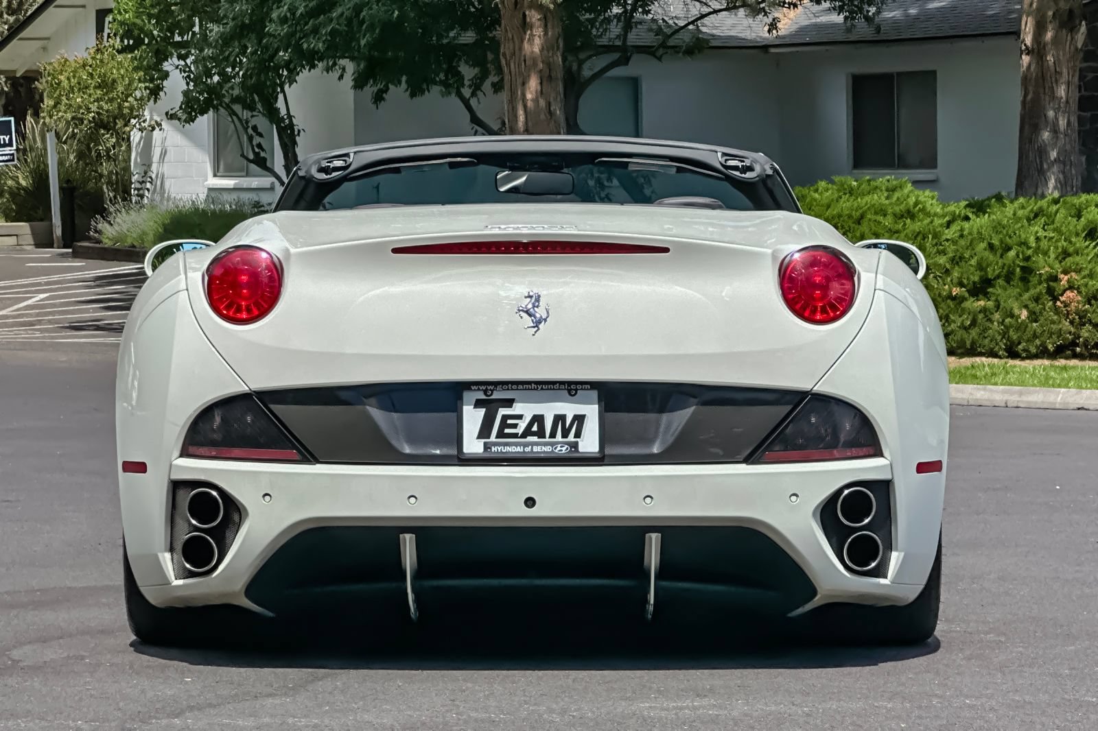 Used 2012 Ferrari California RWD image 5