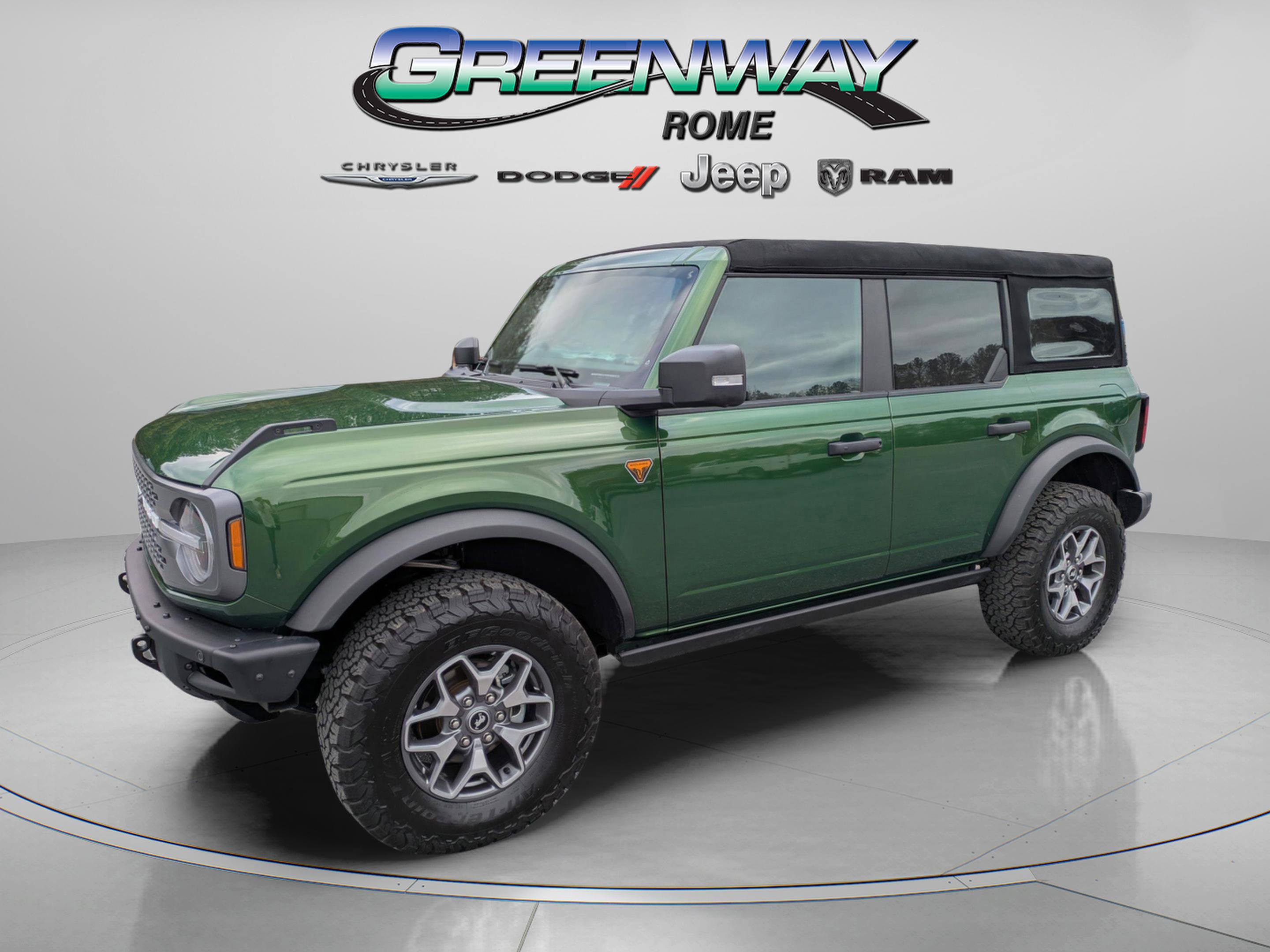 Used 2025 Ford Bronco Badlands image 4