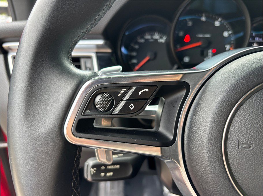 Used 2018 Porsche Macan Sport Edition AWD/4WD image 27