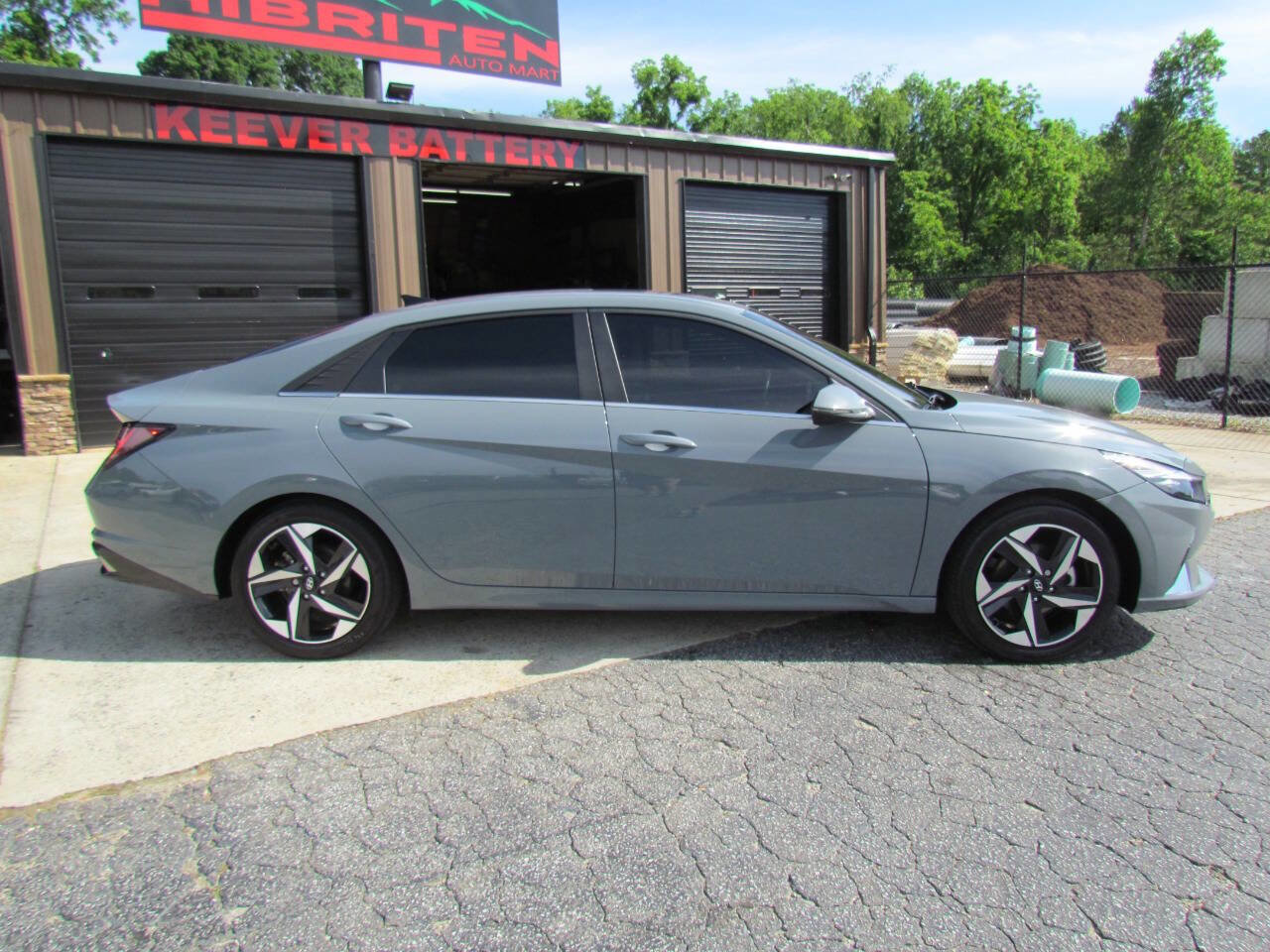 Used 2021 Hyundai Elantra Limited image 8