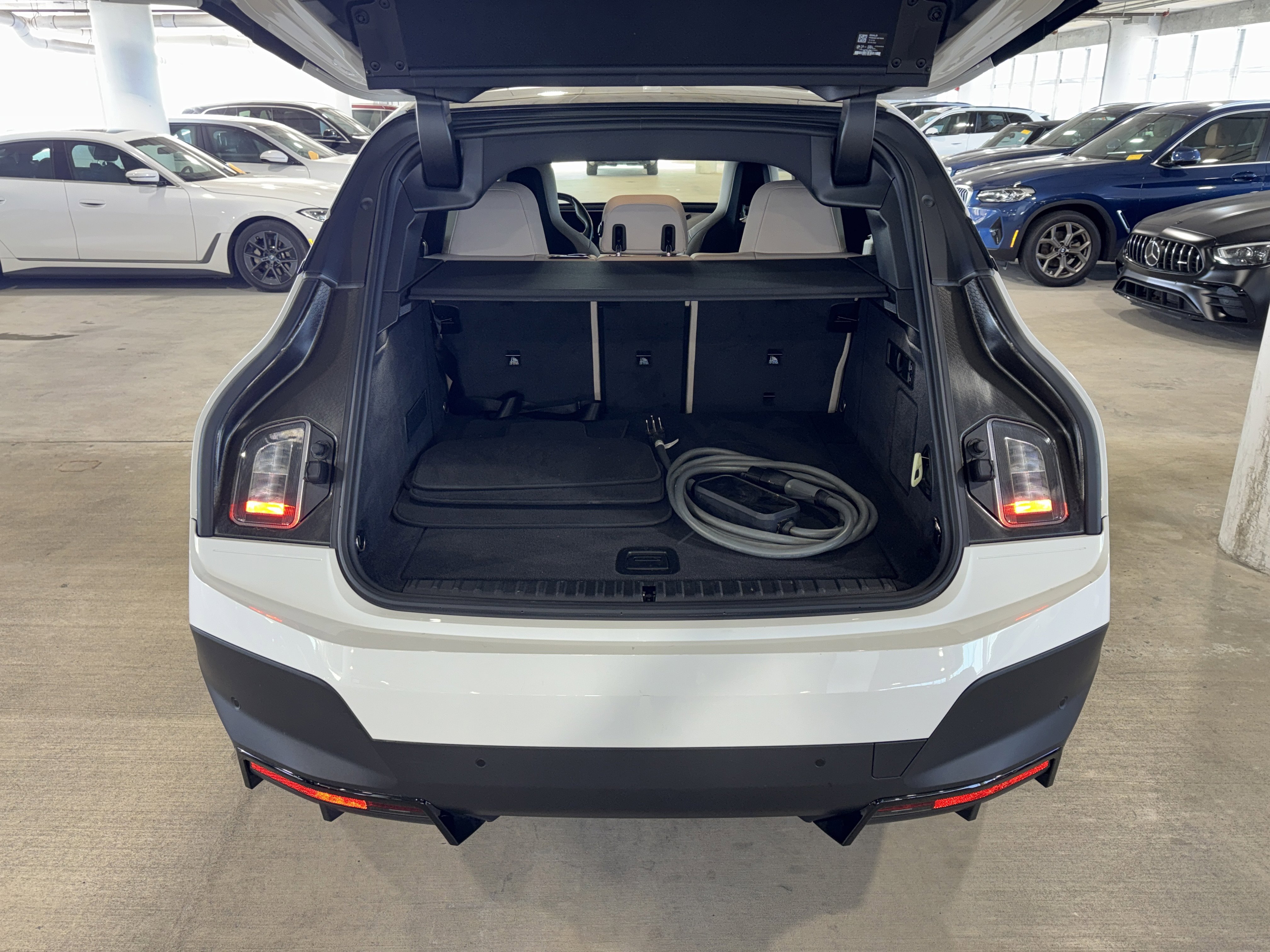 Used 2023 BMW iX xDrive50 AWD/4WD image 13