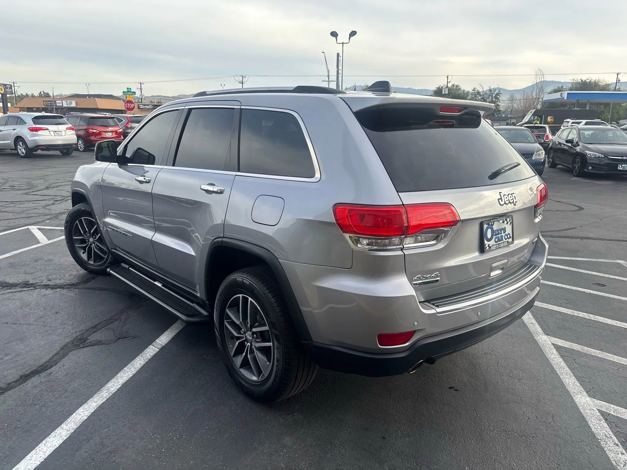 Used 2018 Jeep Grand Cherokee Limited image 3
