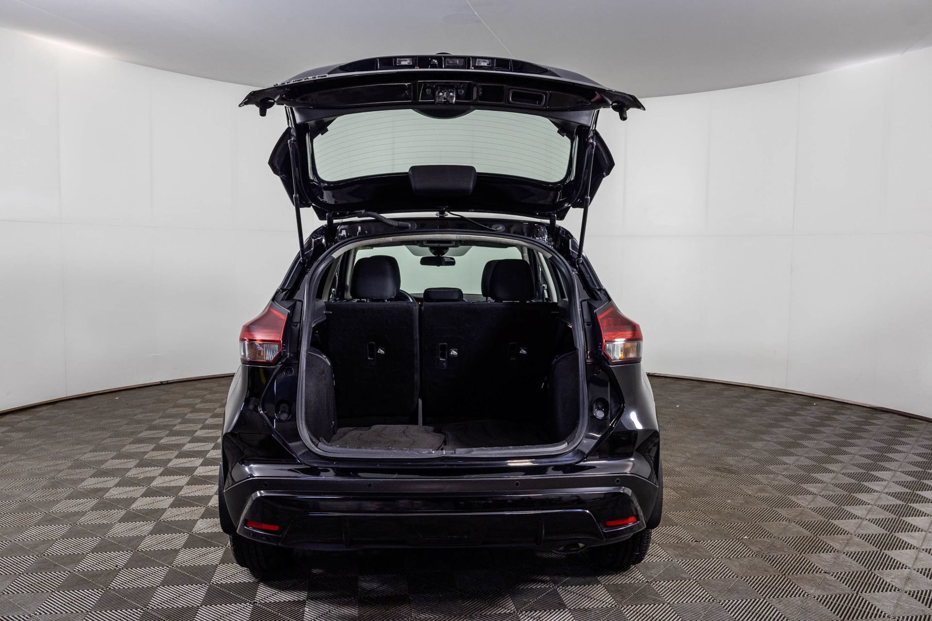 Used 2022 Nissan Kicks S FWD image 38