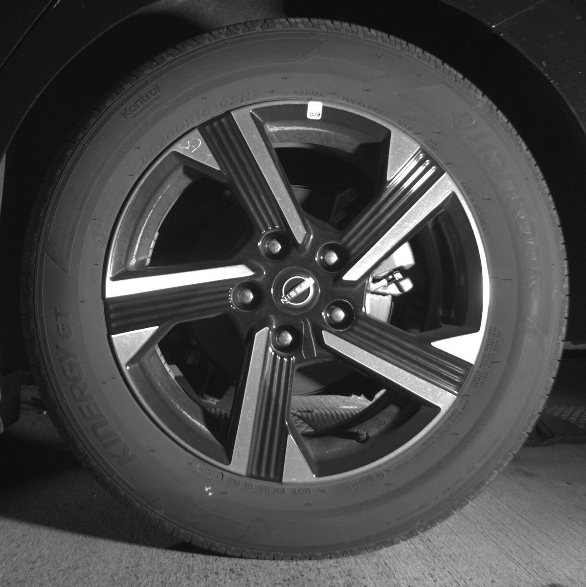 Used 2025 Nissan Sentra SV image 11