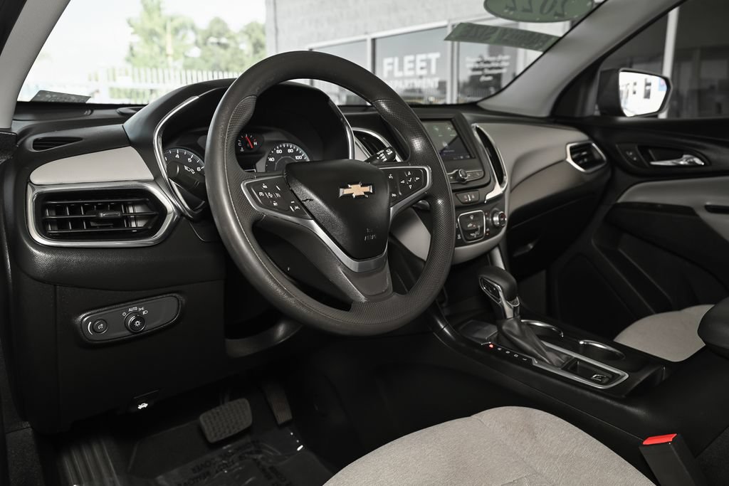 Used 2022 Chevrolet Equinox LS w/ LPO, Cargo Package FWD image 17