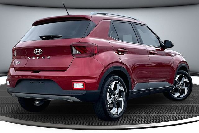 Used 2024 Hyundai Venue Limited FWD image 6