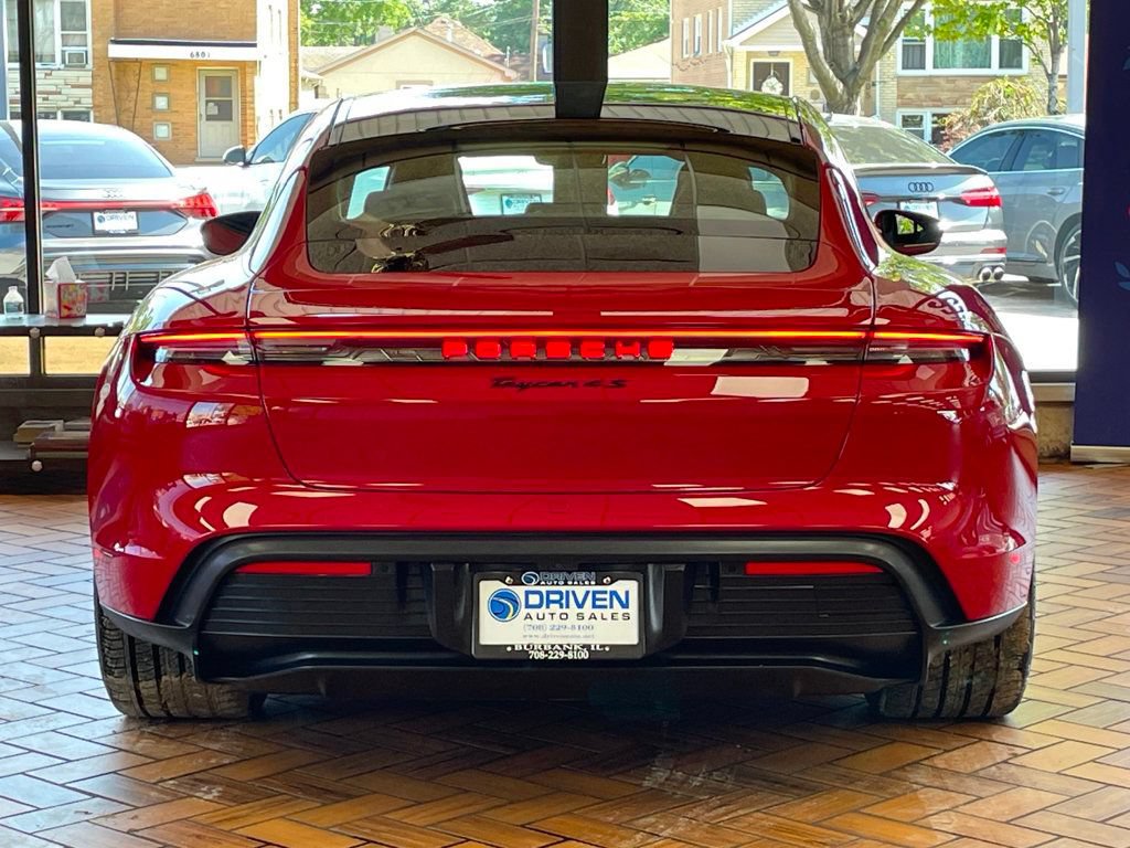 Used 2025 Porsche Taycan 4S AWD/4WD image 9