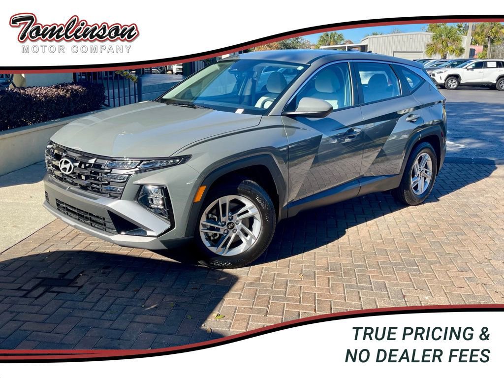 Used 2025 Hyundai Tucson SE image 1