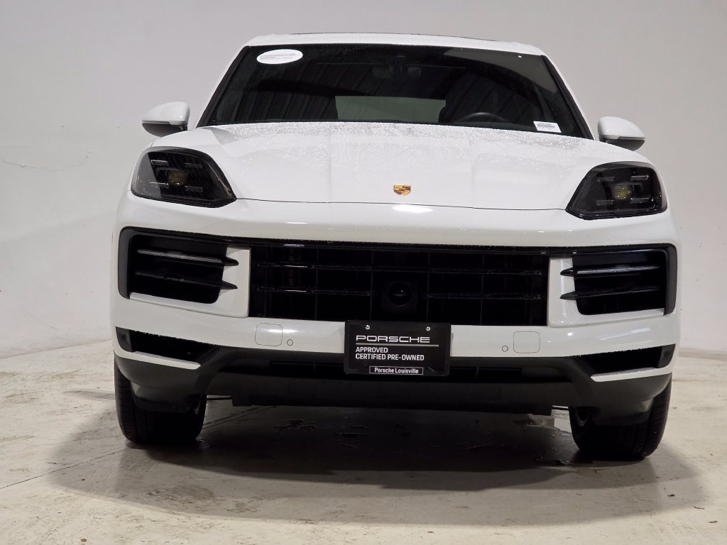 Used 2024 Porsche Cayenne w/ Premium Package AWD/4WD image 2