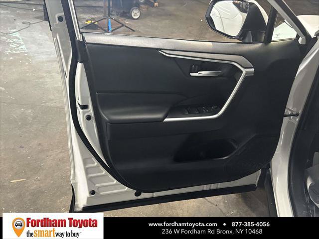 Certified 2025 Toyota RAV4 XLE AWD/4WD image 15
